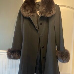 Elegant Black Coat with Faux Fur Trim